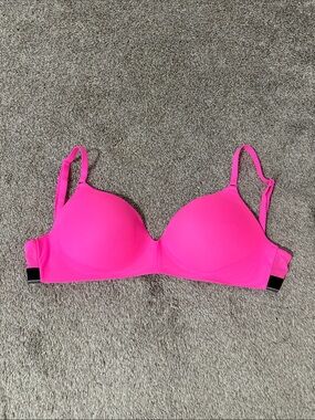 Victoria’s Secret PINK Wear Everywhere Wireless Push-up Bra 36D